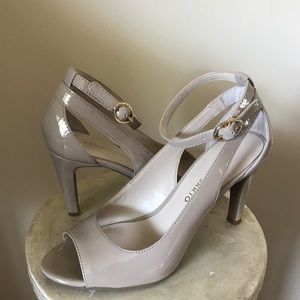 Franco Sarto Emmy Peep Toe Pump Size 6M
